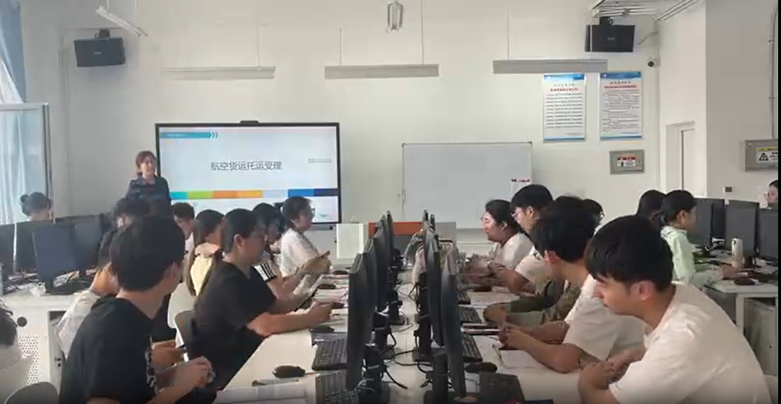 ǻӪ-